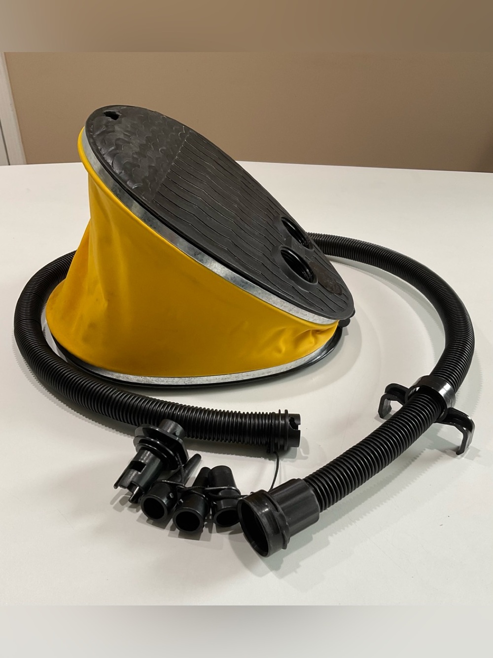 🌼🌼 Airhead Foot Pump, 9”x7.5”